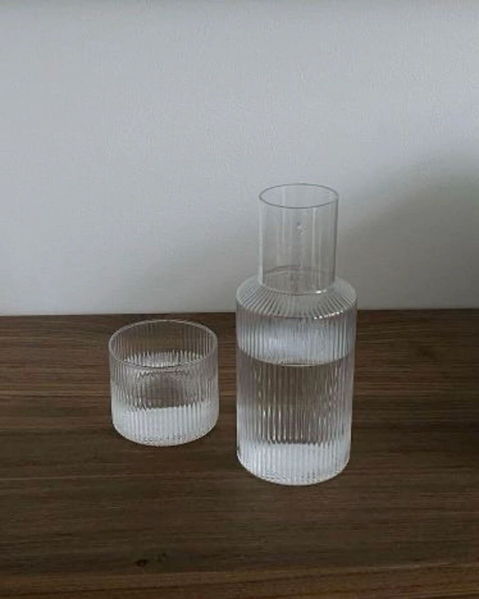 Pichet eau table design