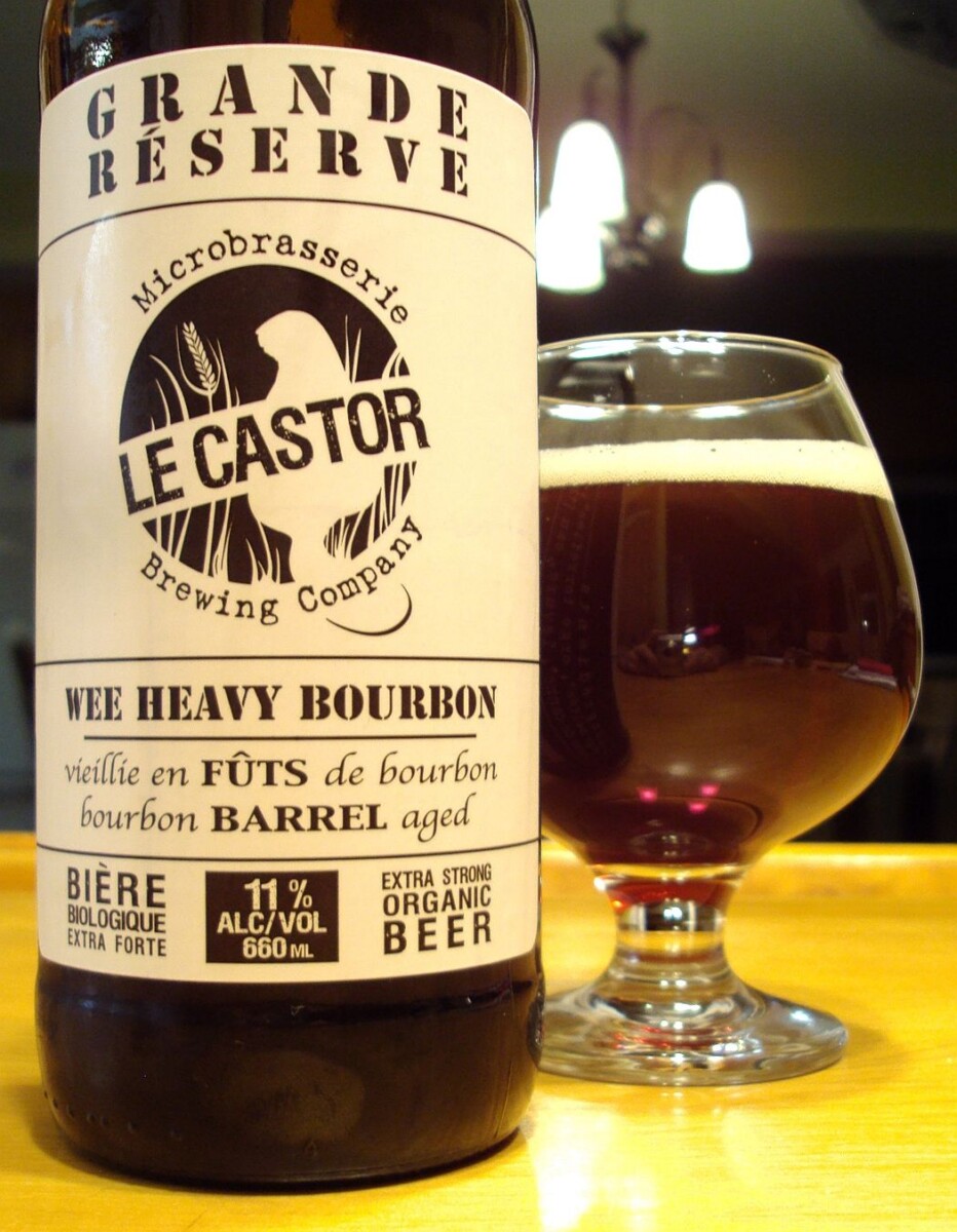 Bière artisanale mousse parfaite