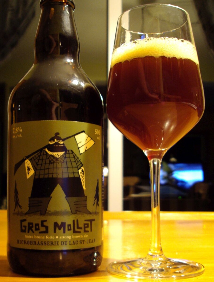 Bière artisanale mousse parfaite