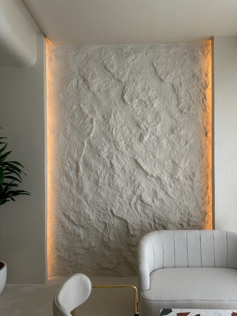 Technique peinture sur crépi