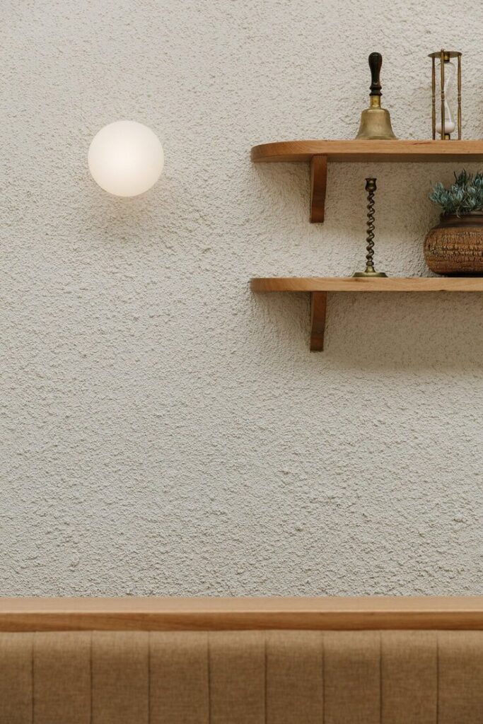 [application peinture crépi intérieur]