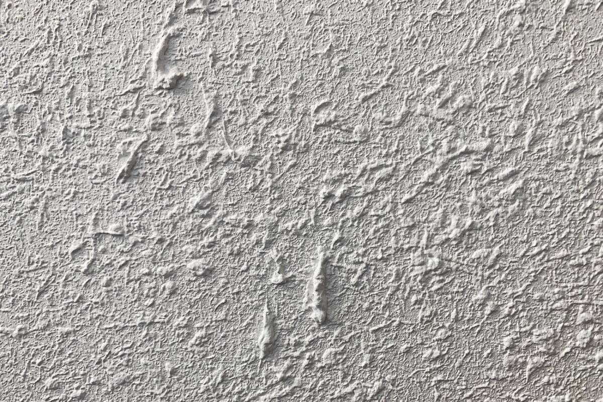 application peinture crépi intérieur