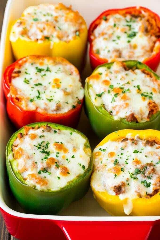 plat coloré poivrons farcis