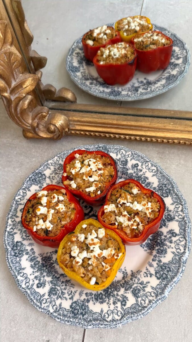 plat coloré poivrons farcis