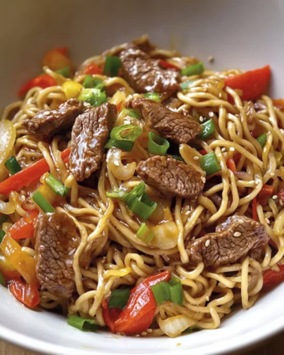 Plat nouilles de riz végétarien