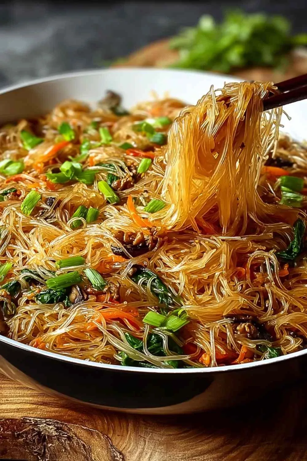 Plat nouilles de riz végétarien