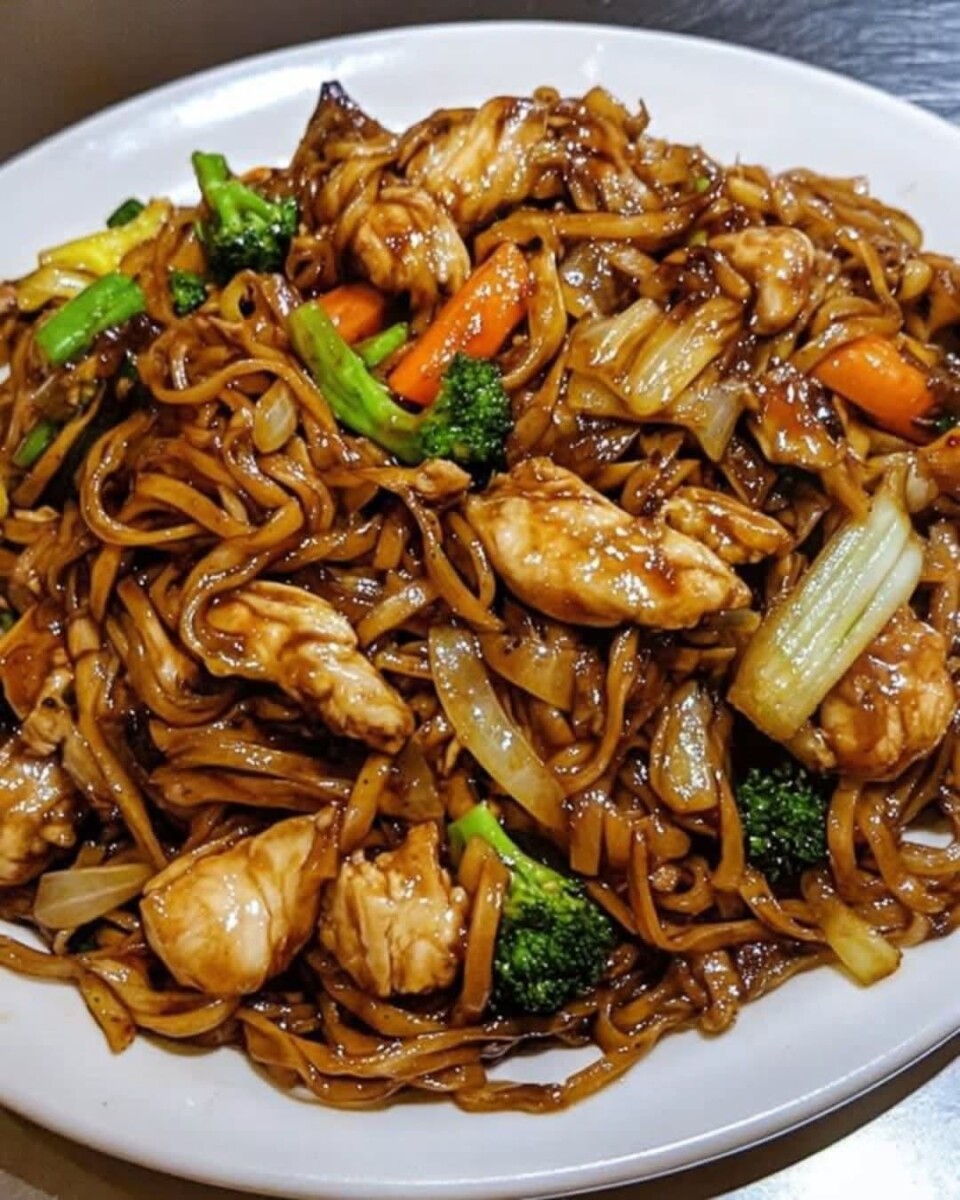 Plat nouilles de riz végétarien