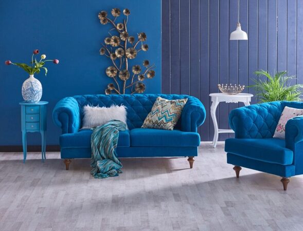 Salon moderne avec couleurs fortes