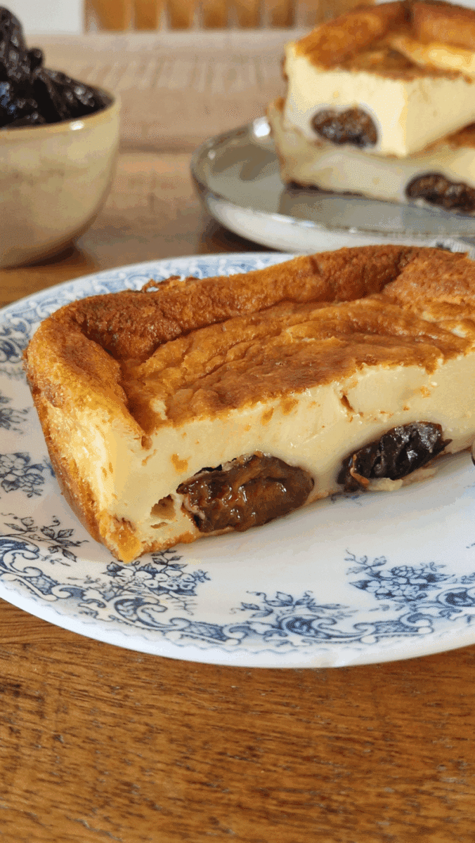 Far breton traditionnel aux pruneaux
